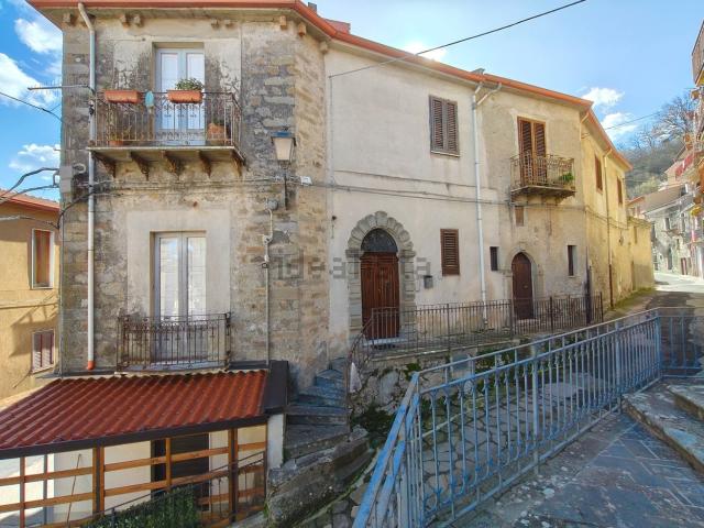 Villetta indipendente in vendita di 489 m² in Via Casalnuovo, 1