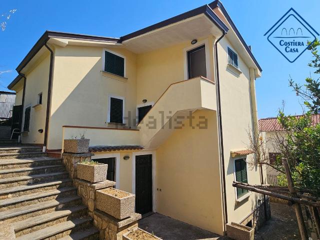 Villetta indipendente in vendita di 489 m² in Via Riccio