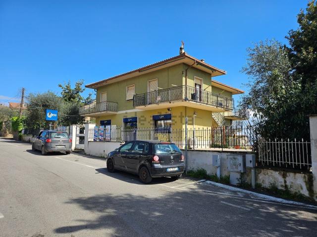 Villetta indipendente in vendita di 490 m² in Via A. Ligabue, 2