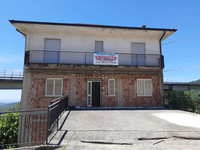 Villetta indipendente in vendita di 490 m² in Corso Umberto I, 150
