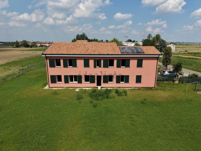 Villetta indipendente in vendita di 495 m² in Via Albergati, 41