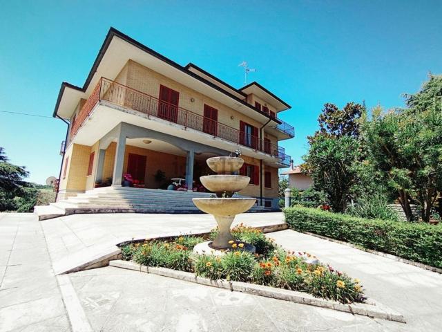 Villetta indipendente in vendita di 500 m²