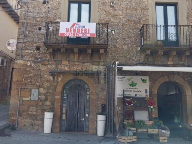 Villetta indipendente in vendita di 500 m² in Via Capizzi, 39