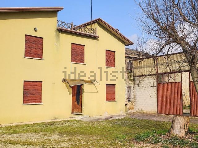 Villetta indipendente in vendita di 500 m² in Via Carso, 24