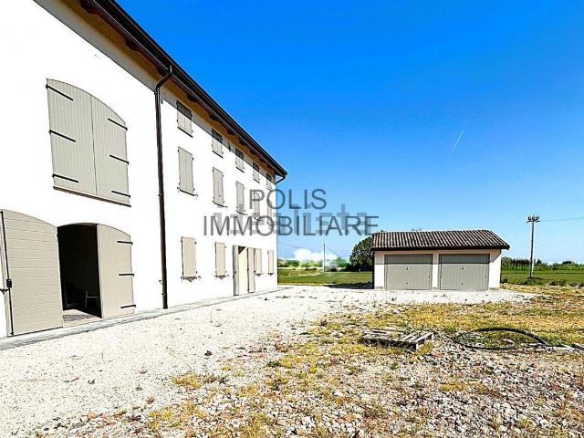 Villetta indipendente in vendita di 500 m² in Via Chiesa Cortile