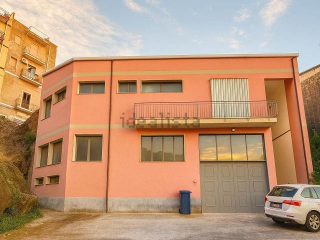 Villetta indipendente in vendita di 500 m² in Via Alberto Deni, 3