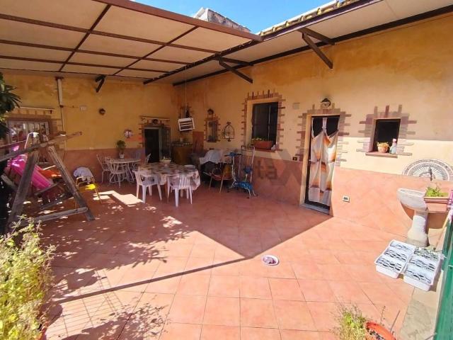 Villetta indipendente in vendita di 500 m² in Via Gesù e Maria, 22
