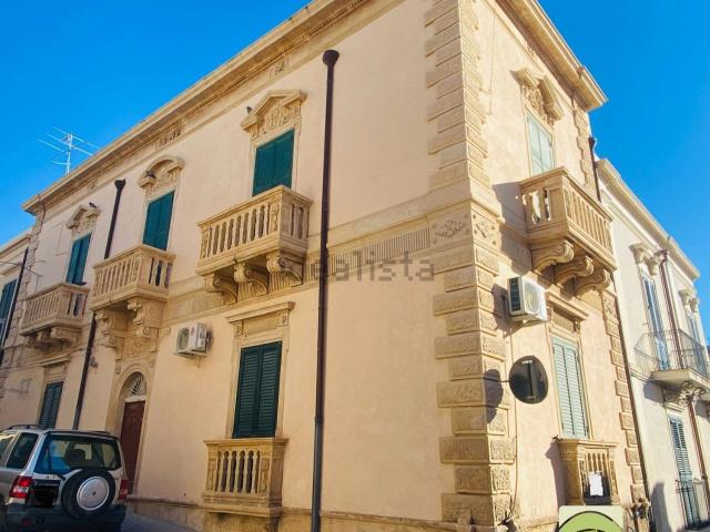 Villetta indipendente in vendita di 500 m² in Via Giovanni Aurispa, 140