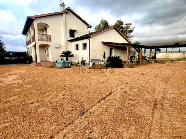 Villetta indipendente in vendita di 200 m² in Via Guardiola