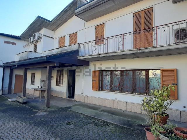 Villetta indipendente in vendita di 500 m² in Via Europa