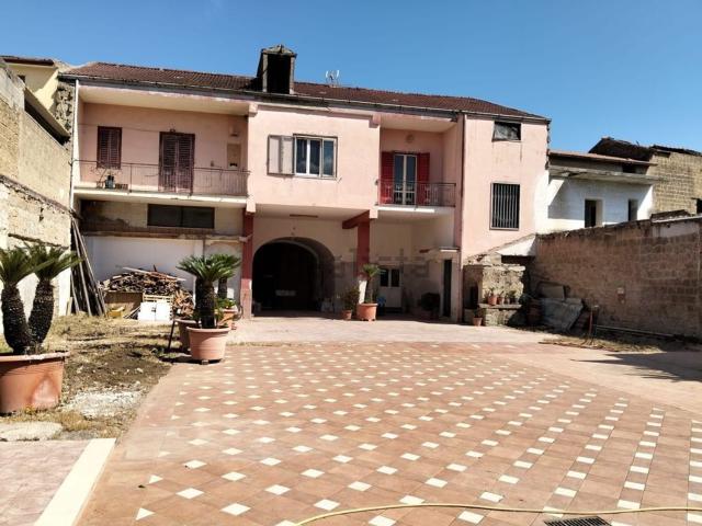 Villetta indipendente in vendita di 500 m² in Via milano