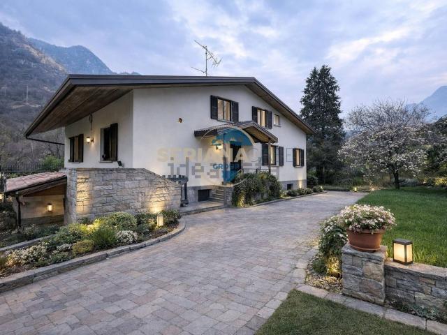 Villetta indipendente in vendita di 500 m² in Via Serio