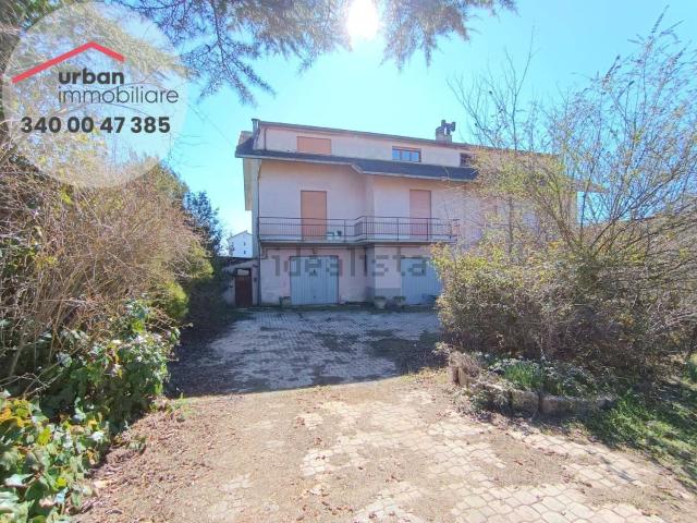 Villetta indipendente in vendita di 500 m² in Via Picente, 30