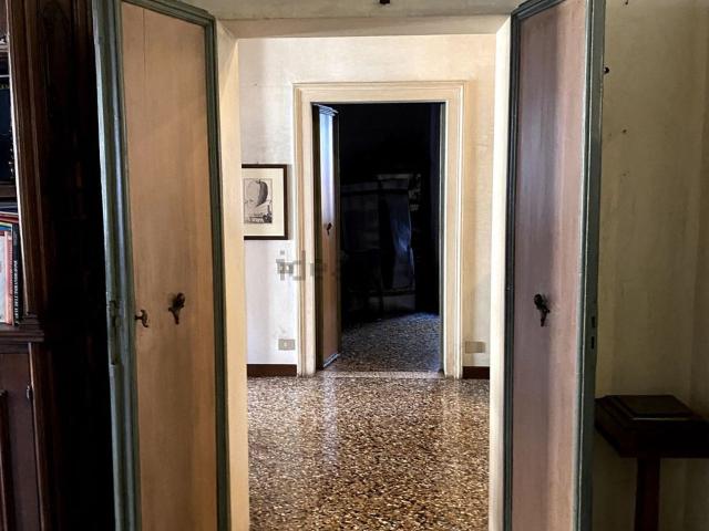 Villetta indipendente in vendita di 500 m² in Via Quattro Novembre