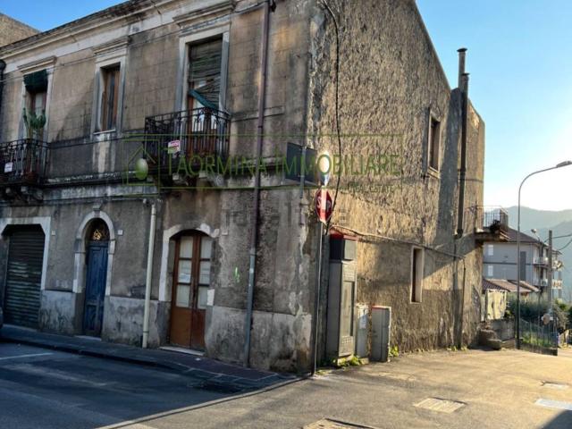 Villetta indipendente in vendita di 500 m² in Via Regina Margherita, 51