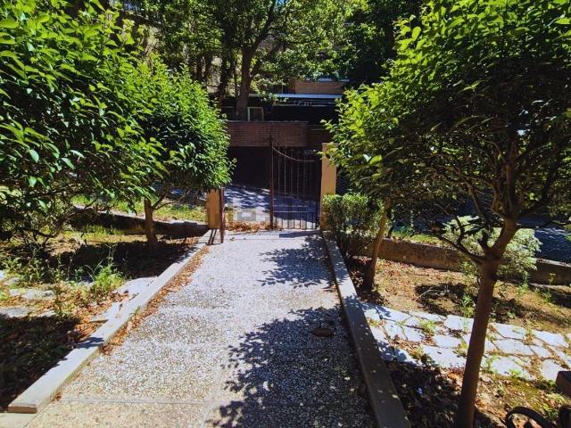 Villetta indipendente in vendita di 500 m² in Via Riccardo Zandonai