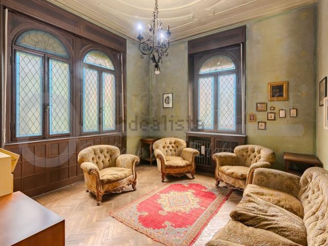 Villetta indipendente in vendita di 500 m² in Via Varesina, 61
