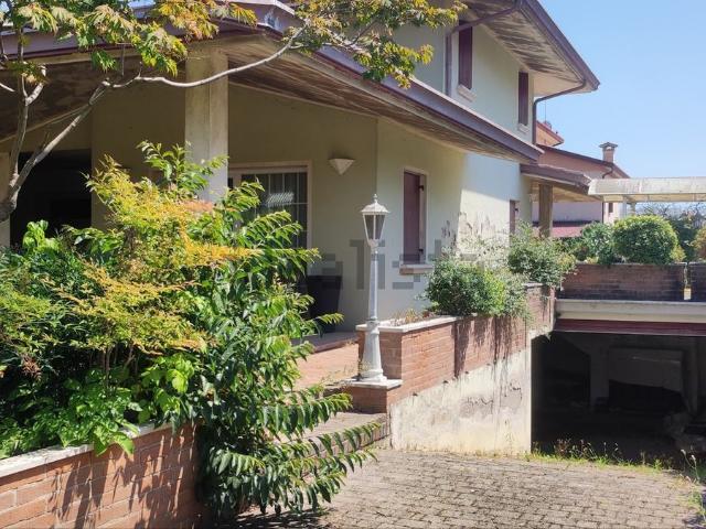 Villetta indipendente in vendita di 500 m² in Vicolo Montagnera, 10