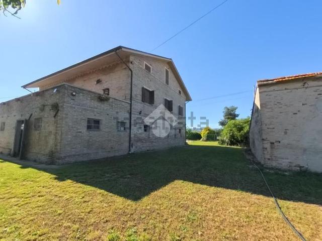 Villetta indipendente in vendita di 500 m² in Contrada Piane di Chienti, 1