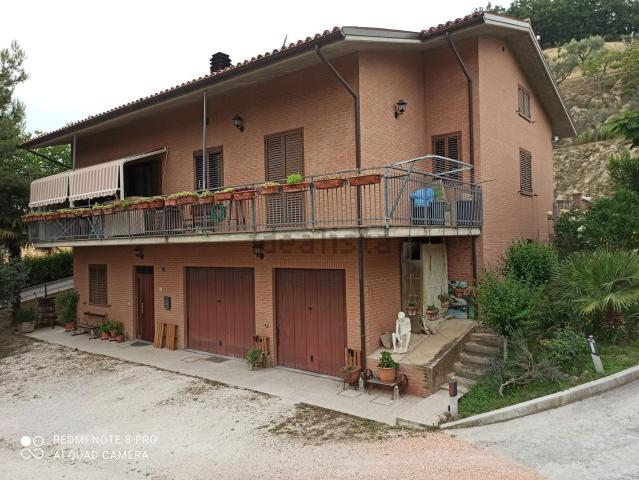 Villetta indipendente in vendita di 500 m² in Frazione Cesolo