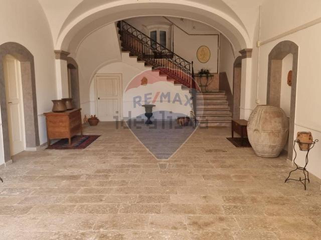 Villetta indipendente in vendita di 500 m² in Largo della Vittoria, 2