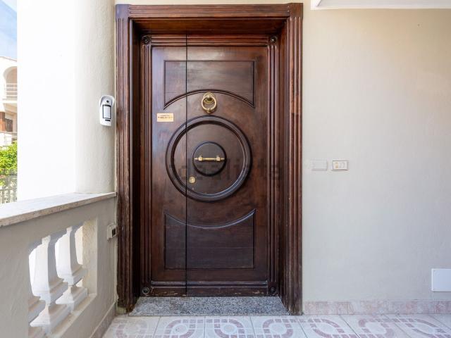 Villetta indipendente in vendita di 501 m² in Via Budapest, 54
