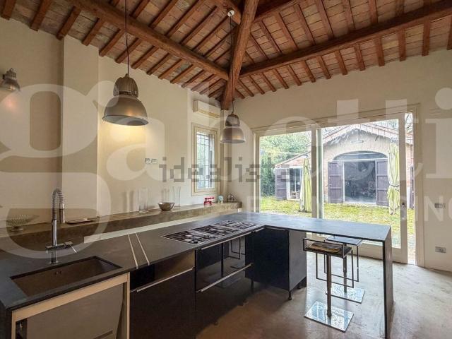 Villetta indipendente in vendita di 505 m² in Via Cella
