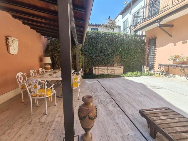 Villetta indipendente in vendita di 510 m² in Via di Santa Dorotea, 3