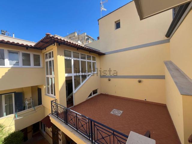 Villetta indipendente in vendita di 510 m² in Via Luigi de Michele, 21