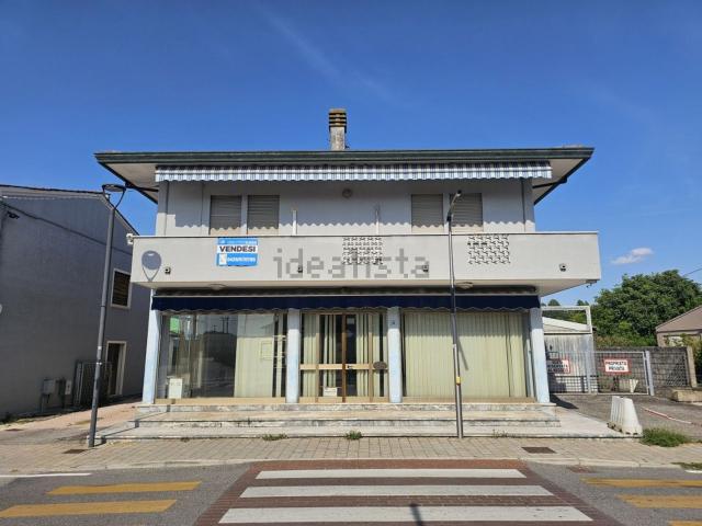 Villetta indipendente in vendita di 510 m² in Via Roma