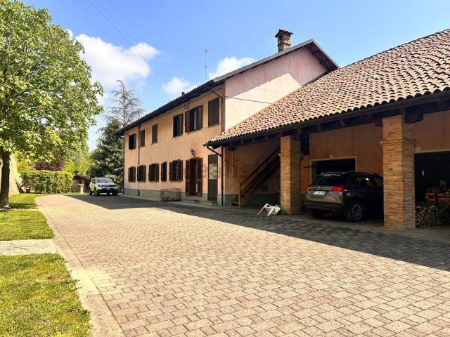 Villetta indipendente in vendita di 510 m² in Frazione Sessant, 314