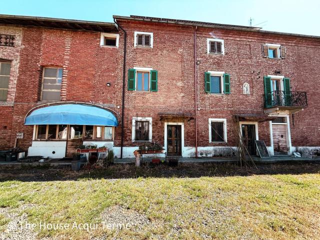 Villetta indipendente in vendita di 514 m² in Via Dante Alighieri