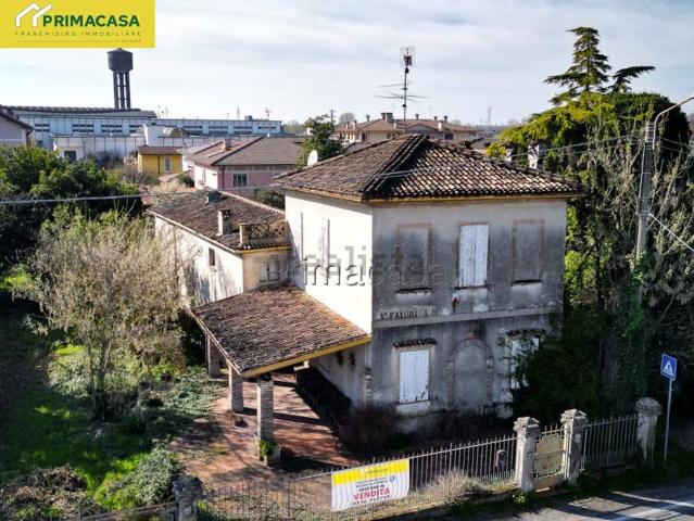 Villetta indipendente in vendita di 514 m² in Viale Brescia
