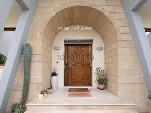 Villetta indipendente in vendita di 518 m² in Via M. R. Imbriani, 77
