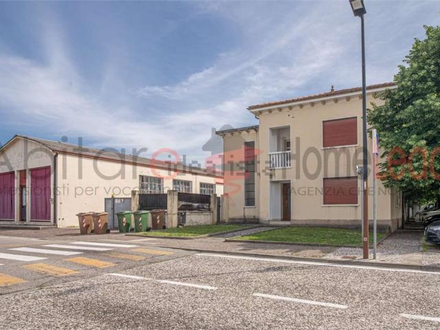 Villetta indipendente in vendita di 522 m² in Via G. Mazzini, 2