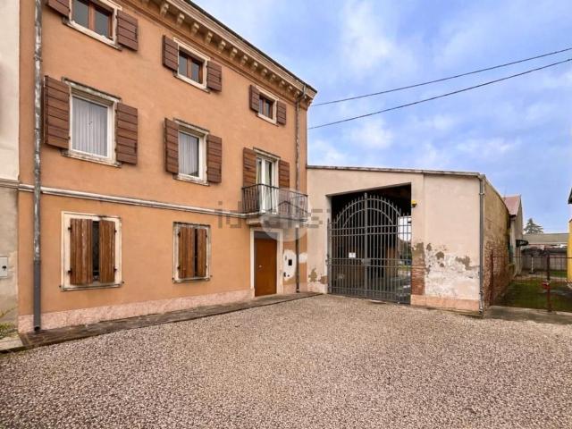Villetta indipendente in vendita di 522 m² in Via Vincenzo Lucchi, 6