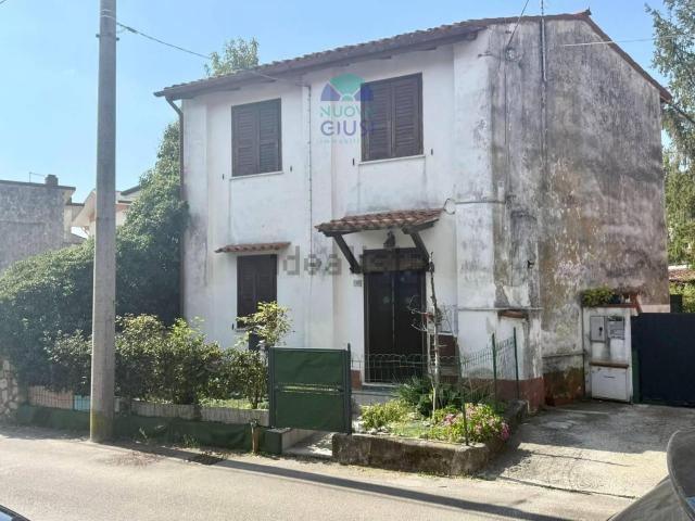 Villetta indipendente in vendita di 52 m² in Via Brigata Valtellina