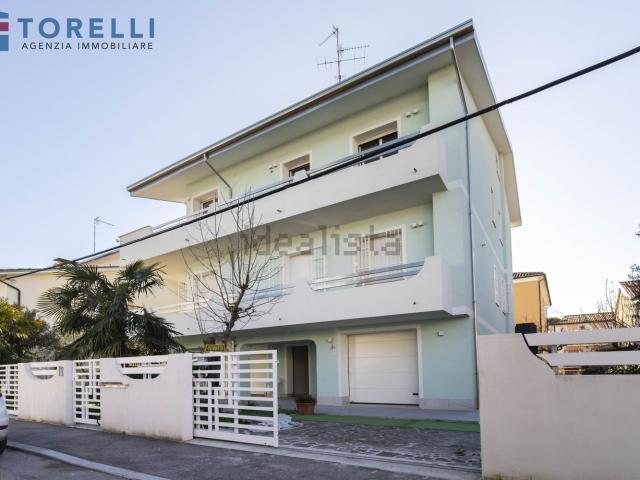 Villetta indipendente in vendita di 530 m² in Via Calatafimi, 18