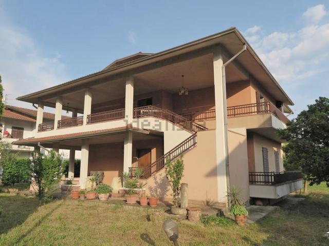 Villetta indipendente in vendita di 530 m² in Via Piano