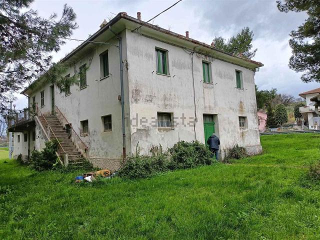 Villetta indipendente in vendita di 531 m² in Via Roncaglia, 23