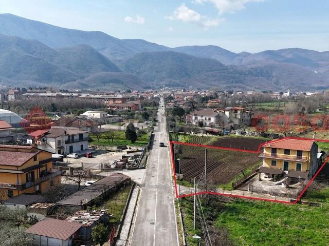 Villetta indipendente in vendita di 536 m² in Via Variante, 83