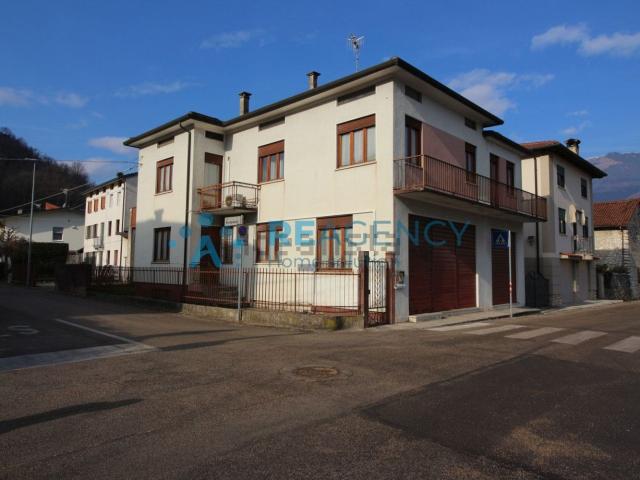 Villetta indipendente in vendita di 540 m² in Via Lanificio Rossi, 8