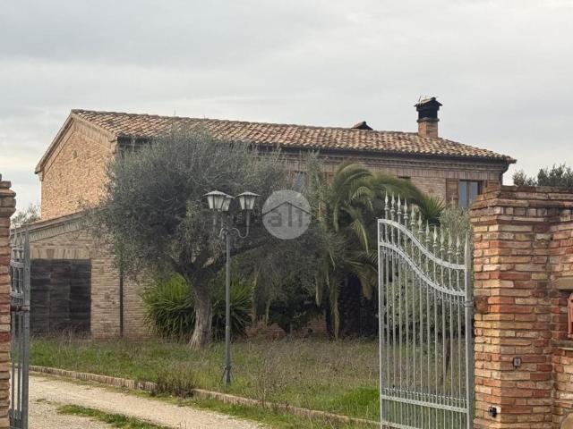 Villetta indipendente in vendita di 542 m² in Via della Pieve, 75