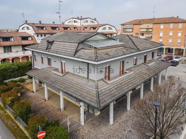 Villetta indipendente in vendita di 544 m² in Via G. Marconi