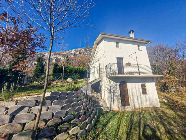 Villetta indipendente in vendita di 545 m² in Contrada Capo Le Macchie