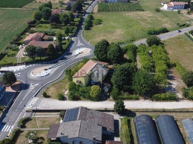 Villetta indipendente in vendita di 546 m² in Via Motte Crosaron, 50