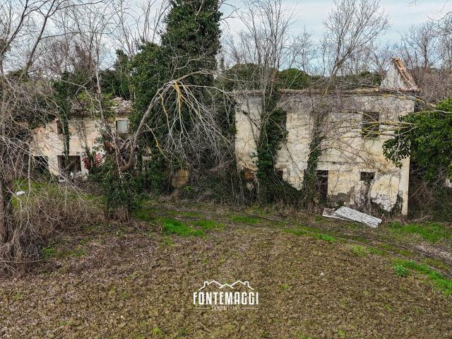 Villetta indipendente in vendita di 550 m²