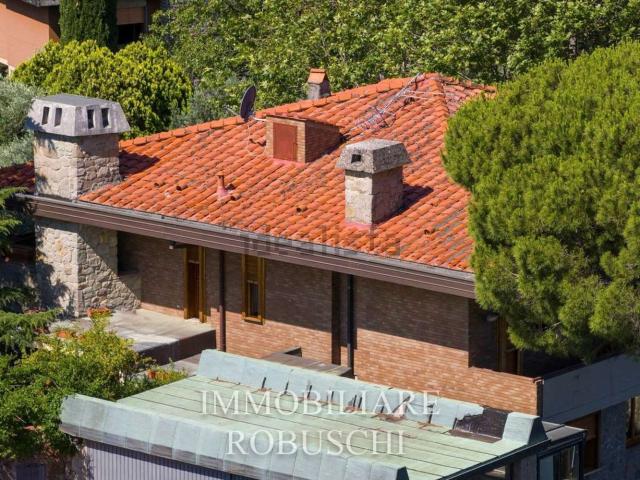 Villetta indipendente in vendita di 550 m² in Via Bolognese