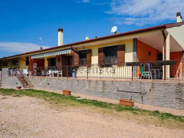 Villetta indipendente in vendita di 550 m² in Via Bonuzzo Sant&apos  Anna