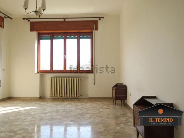 Villetta indipendente in vendita di 550 m² in Via Grazia Deledda